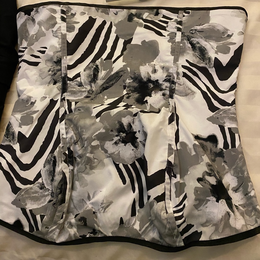 White House black market blouse